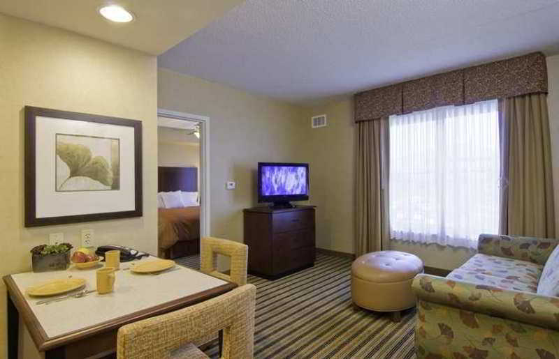 Homewood Suites By Hilton Cleveland-Бичвуд Номер фото